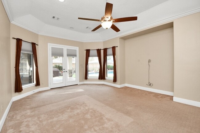 Building Photo - 1611 Lynnview Dr