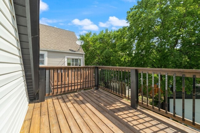 Building Photo - 4143 N Drake Ave