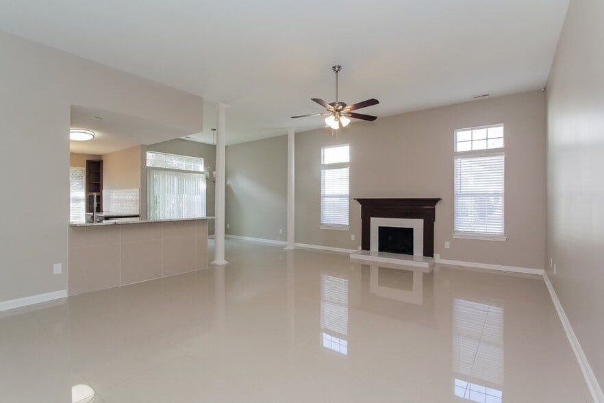 Building Photo - 1514 Jeffrey Bryan Dr