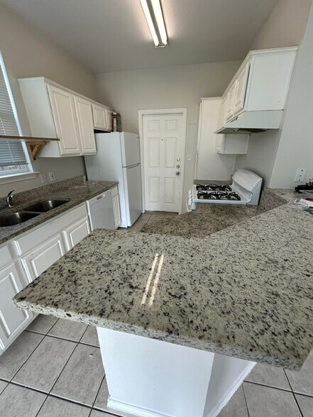 Building Photo - 505 Delmar Ave