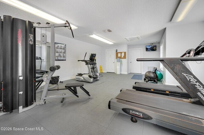 Building Photo - 225 S Tropical Trail