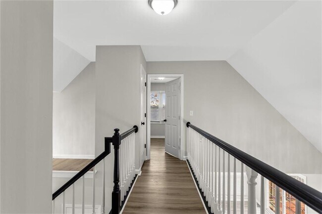 Building Photo - 2580 Waterford Park Dr