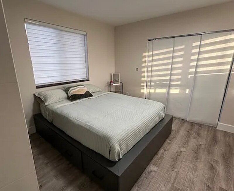 Building Photo - 394 Tamiami Canal Rd