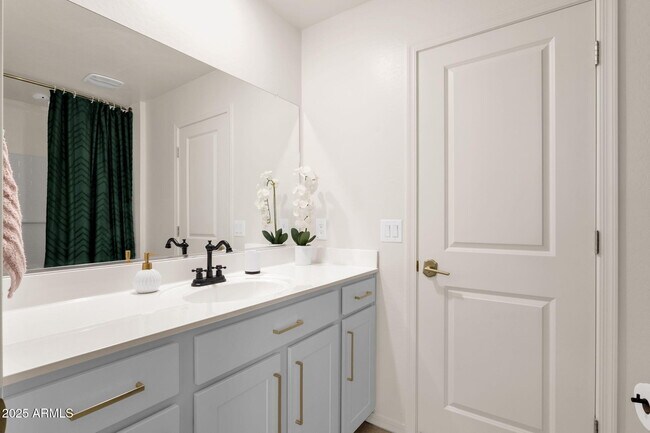 Building Photo - 13330 E Sunflower Ln