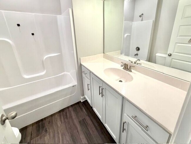 Building Photo - Now Leasing a 4-Bedroom 3 Bath Home In Somerville