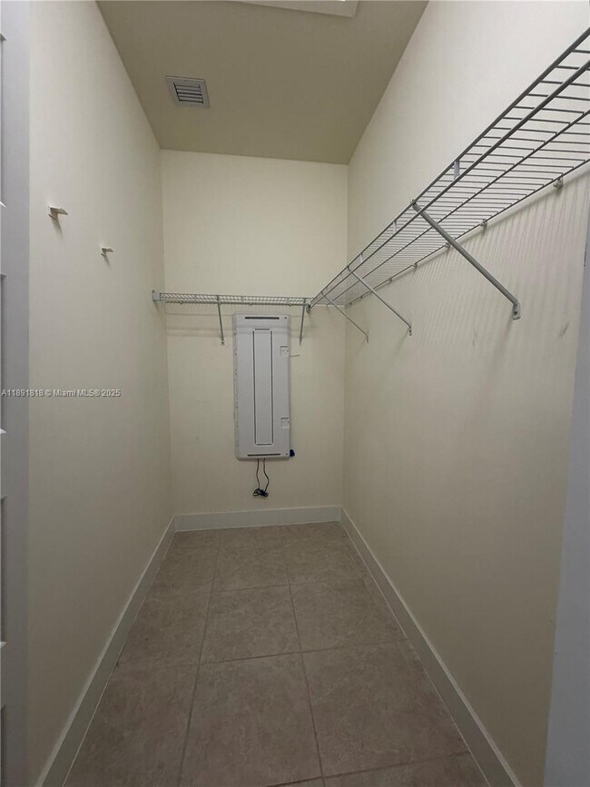 Building Photo - 7915 NW 104th Ave