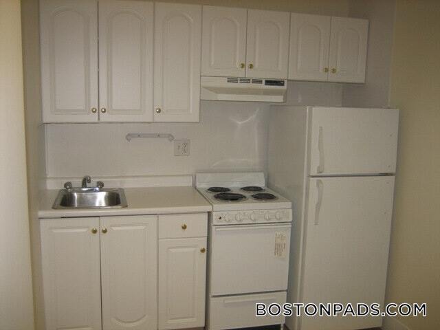 Building Photo - 62 Boylston St