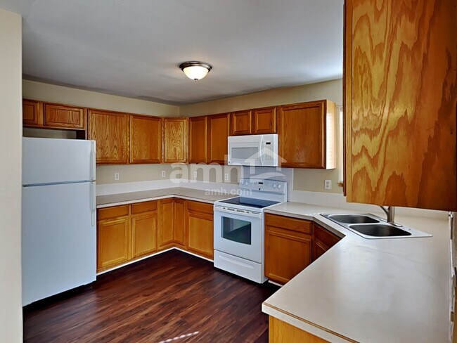 Building Photo - 3808 Ironhorse Drive