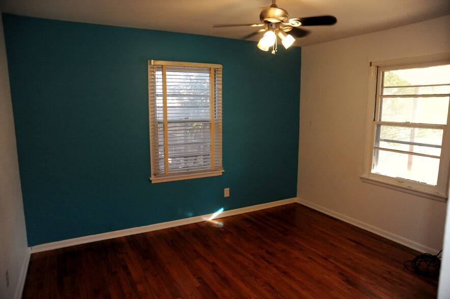 Bedroom 1 - 1233 West Brooks Street