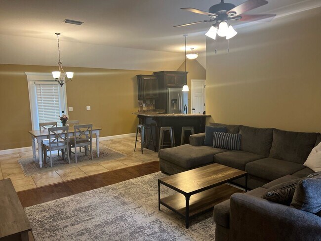 Building Photo - Charming Southern Living: Your Dream Home Awaits in Valdosta, Georgia!