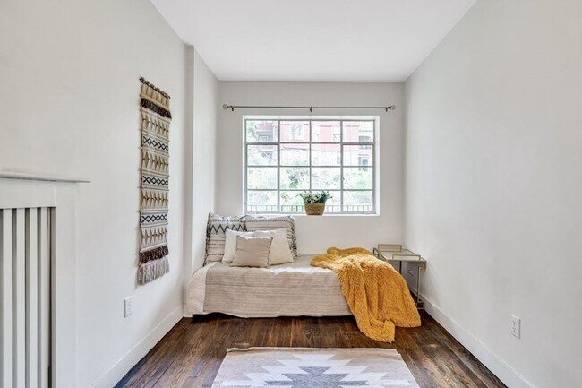 Building Photo - 21 Westbourne Terrace