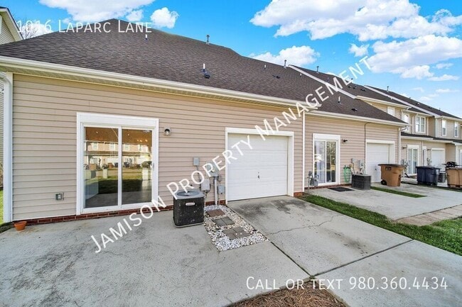 Building Photo - 1016 Laparc Ln