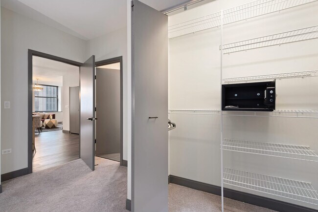 Building Photo - 29 S LaSalle St