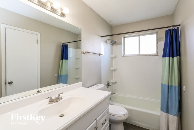 Building Photo - 3468 Simmons Dr