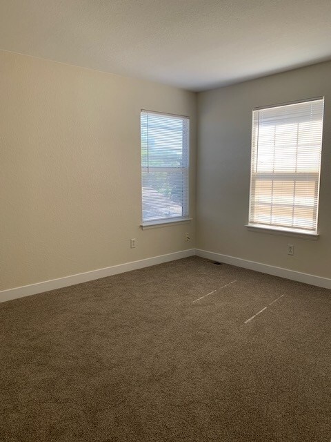 Building Photo - 9985 Strathfield Ln
