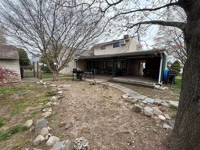 Building Photo - 70 Lantern Rd
