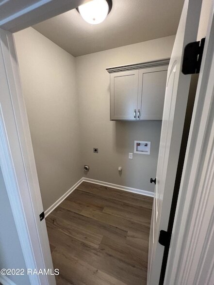 Building Photo - 307 Grassy Meadows Ln