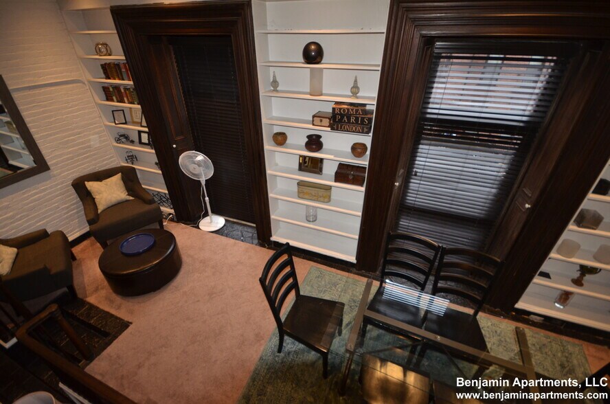 Building Photo - 113 Beacon St