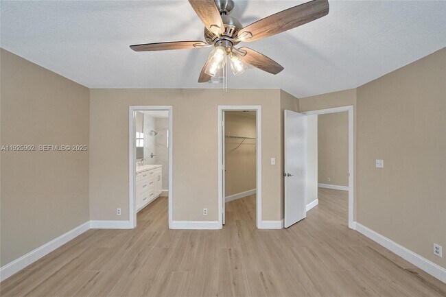 Building Photo - 9012 Lake Park Cir S