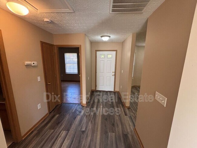 Building Photo - 179 Thompson St