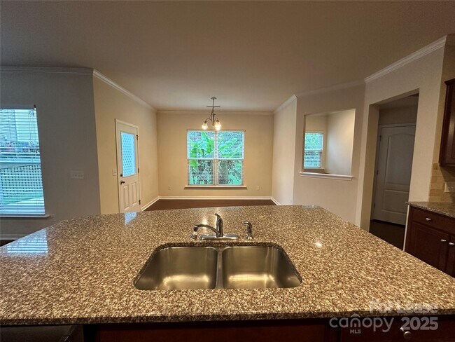 Building Photo - 141 Four Seasons Way