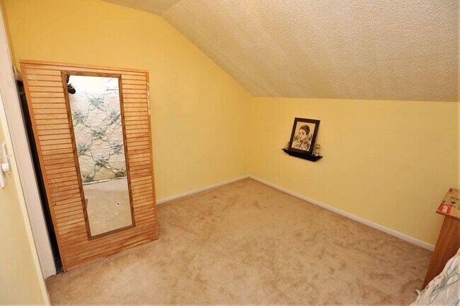 Building Photo - 181 Thoreau Dr