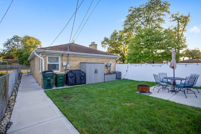 Building Photo - 8001 N Elmore St