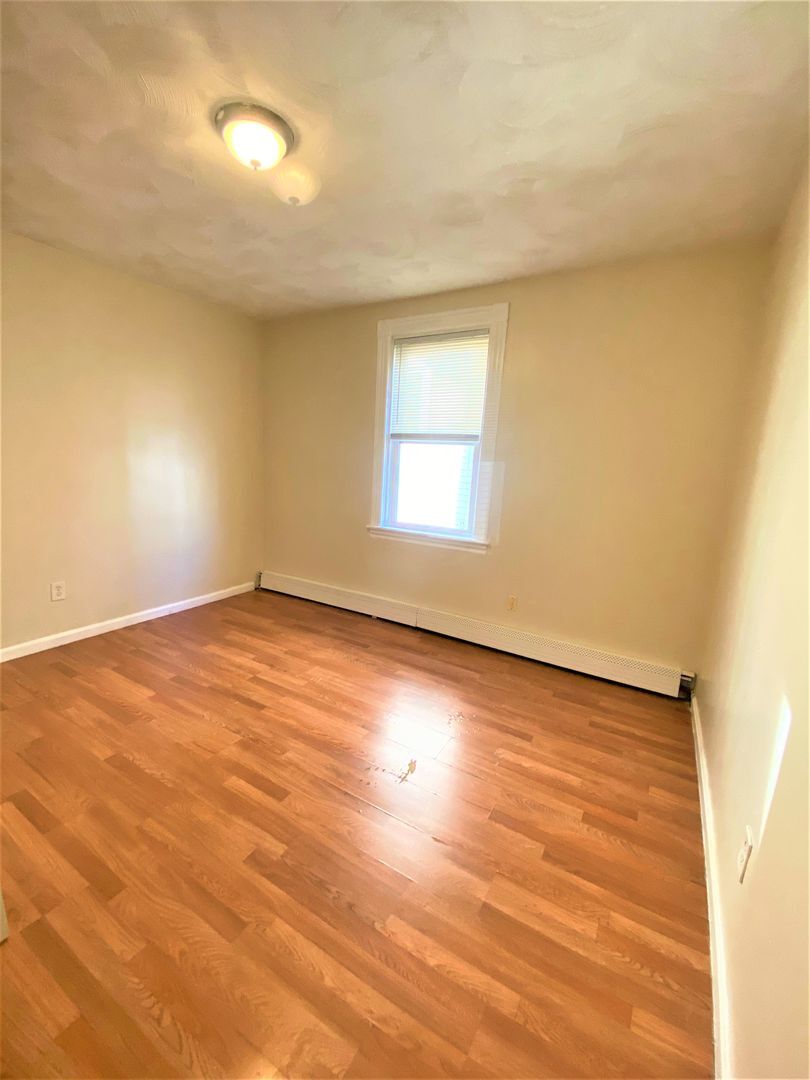 Building Photo - 124 Harold St