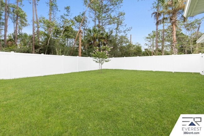 Building Photo - FULLY FENCED, LIKE NEW 3/2/1 TOWNHOUSE ON A CUL DE SAC IN BEAUTIFUL SEMINOLE WOODS