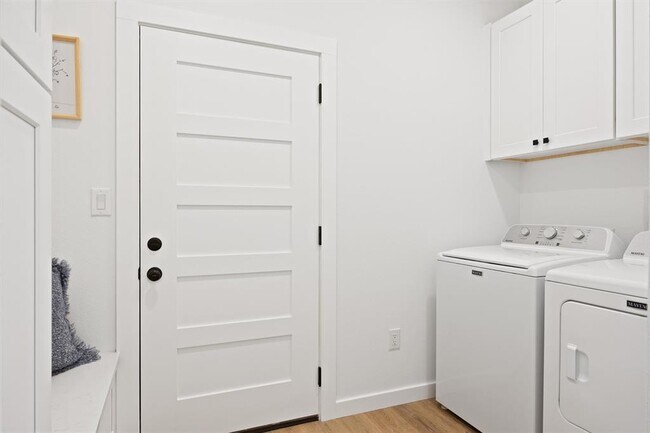 Building Photo - 22 Creekside Dr