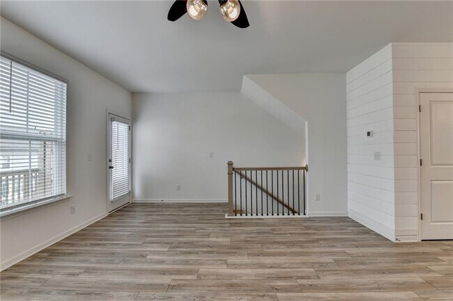 Building Photo - 2689 Richmond Row Dr