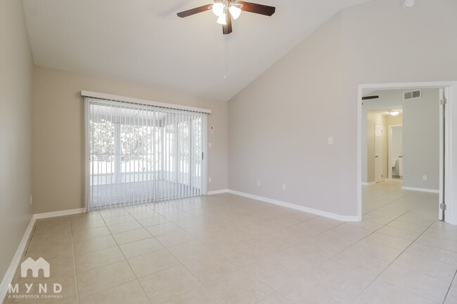 Building Photo - 536 Remington Oak Dr