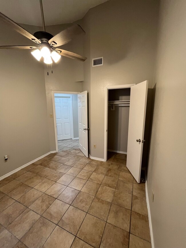 Building Photo - 405 Prescott Loop