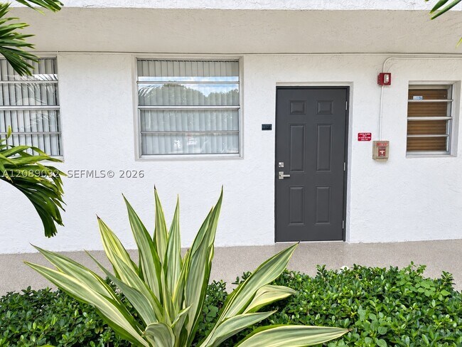 Building Photo - 14150 SW 84th St
