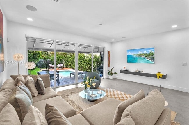 Building Photo - 3167 SW 25th St