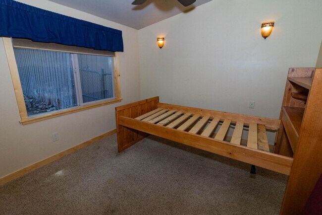 Building Photo - Comfy Getaway on Temple Ln.