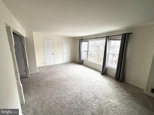 Building Photo - 8104 Oaklake Ct