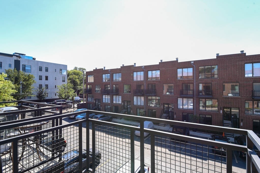 Building Photo - 843 W Grace St