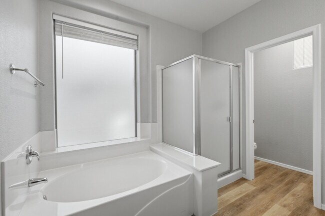 Building Photo - 851 S Fern Ct
