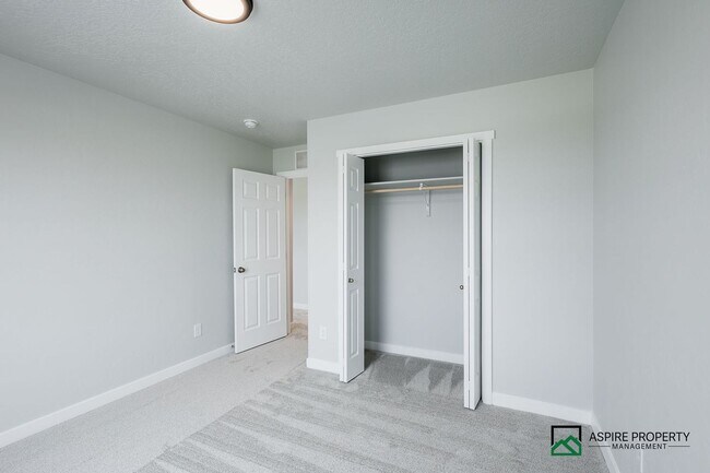 Building Photo - Brand New 5 Bed 3 Bath home 2600sf+ and a 3 car garage