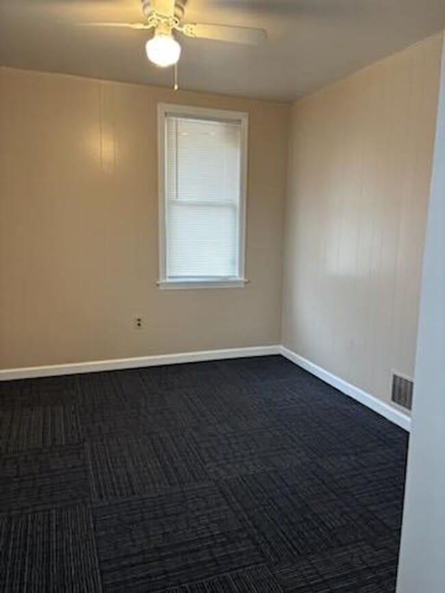 Building Photo - 5833 Curry Rd