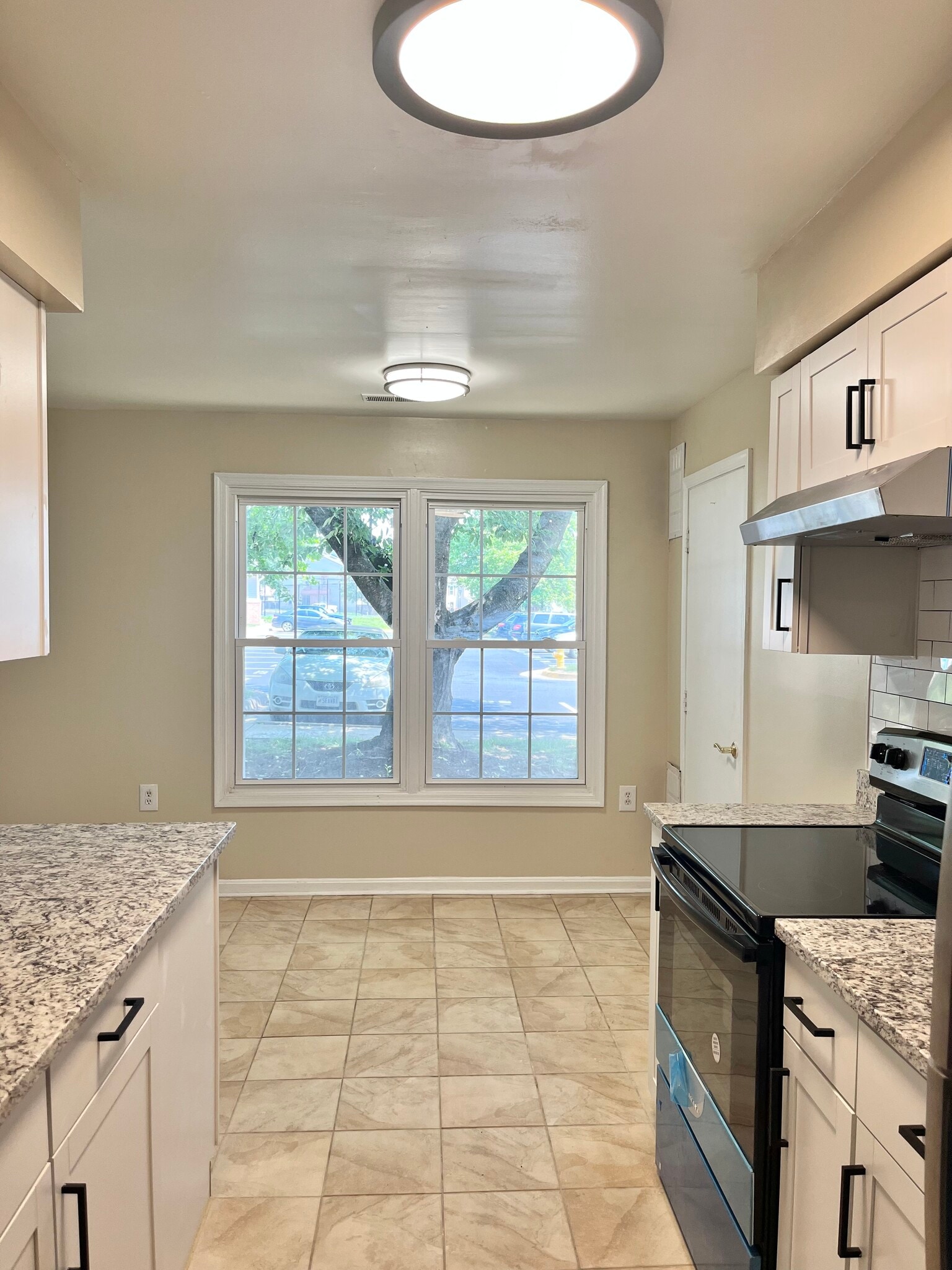 Building Photo - 7572 Belle Grae Dr