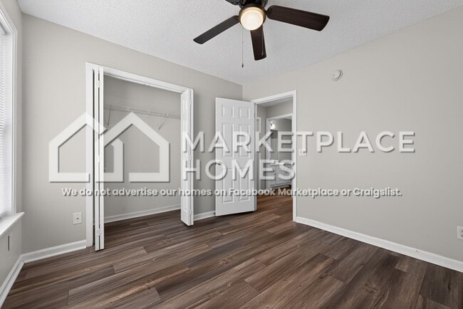 Building Photo - 1700 Crabtree Cir