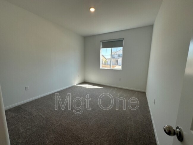 Building Photo - 24790 Lynx Ave