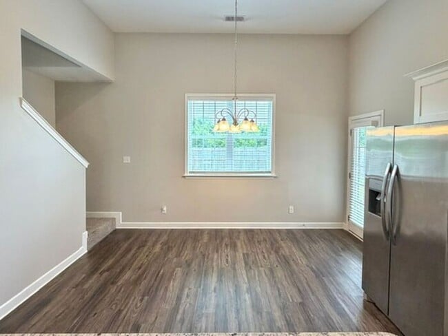 Building Photo - Now Leasing a 4-bedroom 2.5 bath home in Millington