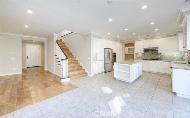 Building Photo - 70 Nassau