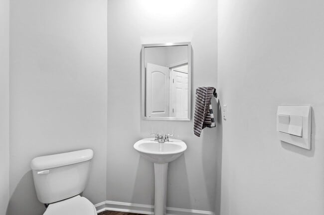 Building Photo - 4343 Newland St