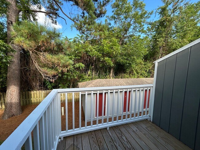 Building Photo - Charming 2BR Condo – Move-In Ready!