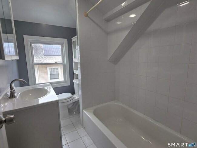 Building Photo - 68-70 Westfield Avenue Unit