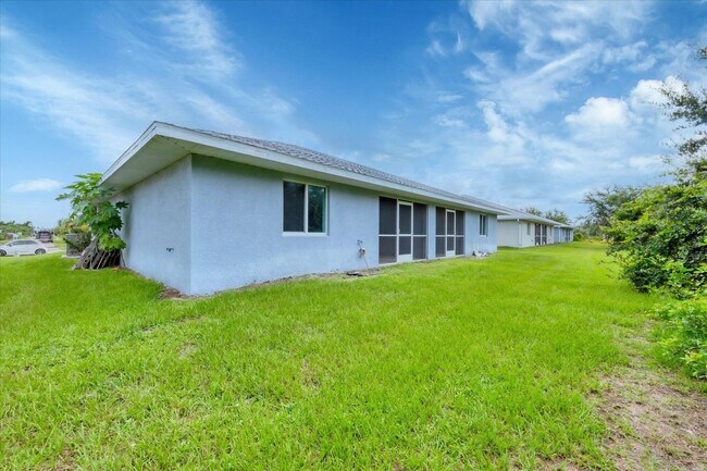 Building Photo - Duplex for rent